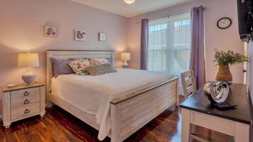 2 bedrooms, iron/ironing board, travel cot, WiFi