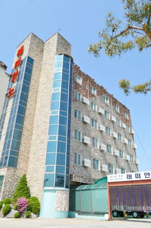 Front of property - Raemian (Chungju)