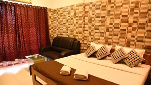 Deluxe Double or Twin Room, 1 Queen Bed, Accessible | Living room - The SKY Inn (Navi Mumbai)