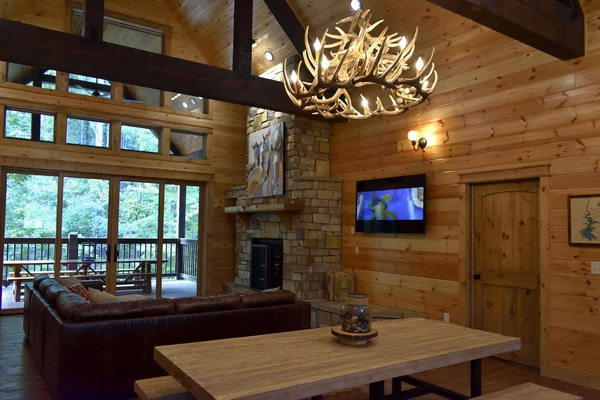 Televisor intel·ligent i llar de foc