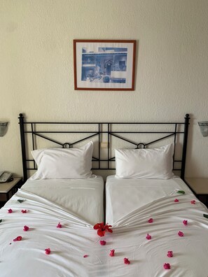 Cortinas blackout, quartos à prova de som, roupa de cama