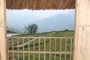 Interior entrance - Guyen's Homestay - Hostel (Hoang Su Phi)