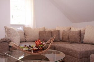 公寓, 2 间卧室 | 起居区 | 液晶电视、加热地板