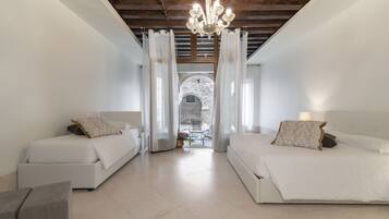 Appartement Classique, 1 chambre, vue canal (Check in online)