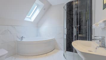 King Room (Loch Oich) | Bathroom