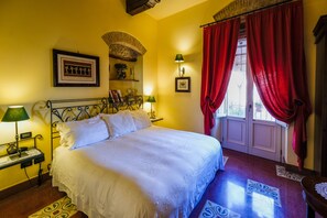 Superior Double Room, 1 Bedroom | Frette Italian sheets, premium bedding, pillow-top beds, in-room safe - Casa Turchetti - Taormina (Taormina)