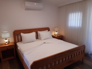 Suite estudio Deluxe, 1 habitación, para no fumadores | Caja de seguridad en la habitación y insonorización