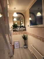 入住/退房自助服务终端