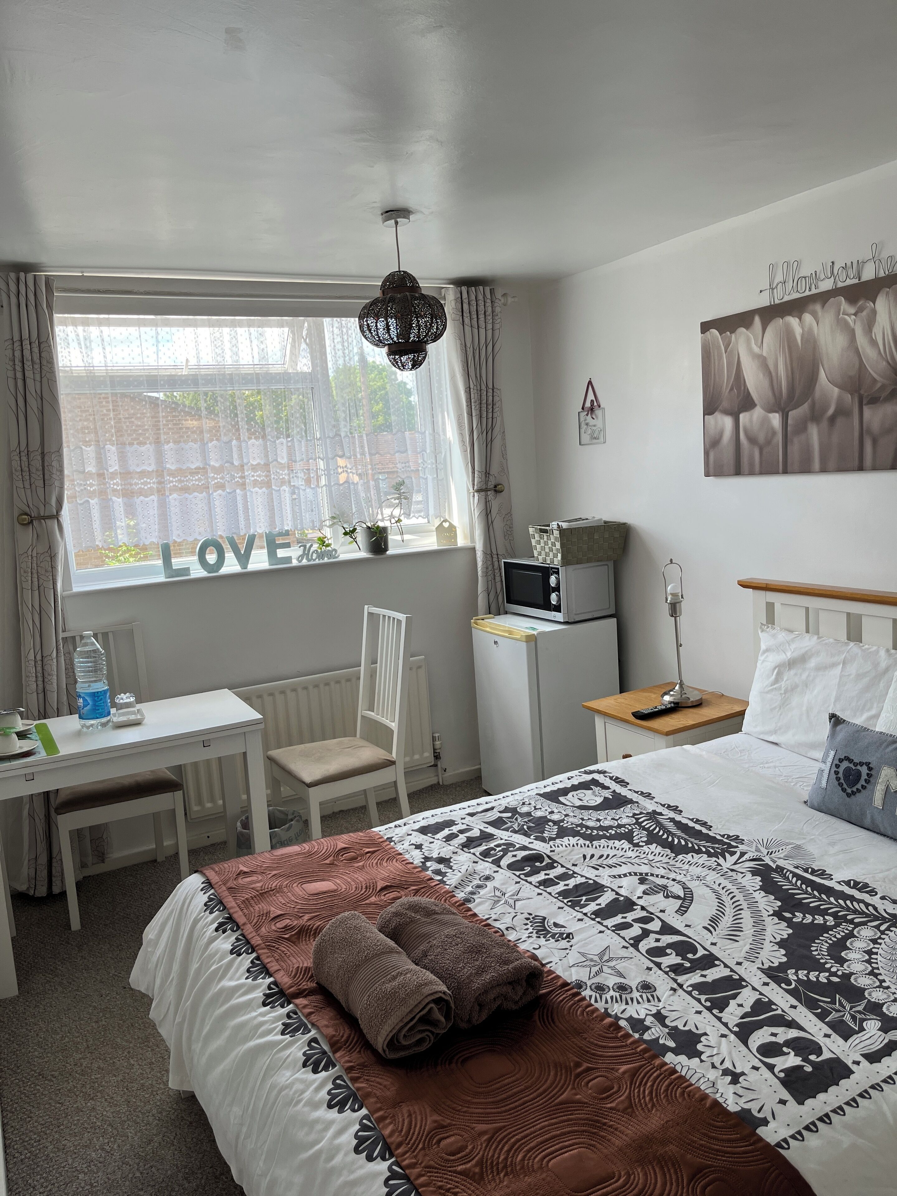 Minibarvarer (inkludert), individuelt dekorert og individuelt innredet