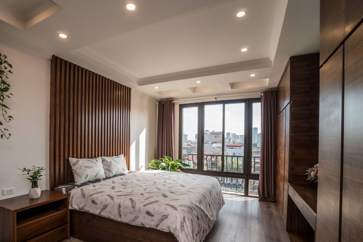 Panoramic Penthouse | Minibar, desk, laptop workspace, soundproofing