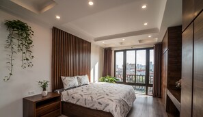 Minibar, individually decorated, individually furnished, desk - iRest Apartment (Hanoi)