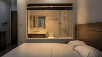 5 habitaciones, minibar, decoración personalizada y muebles diferentes