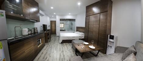Estudio Deluxe (King) | Minibar, decoración personalizada, muebles diferentes y escritorio