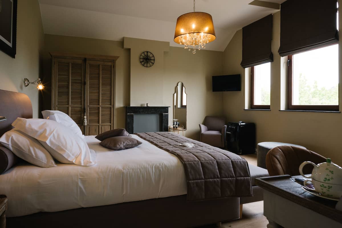 Habitación doble Deluxe, 1 cama King size (Jenny) | Ropa de cama de alta calidad y minibar
