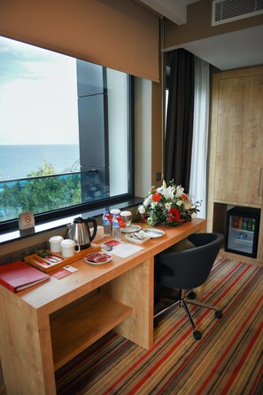 Ropa de cama hipoalergénica, edredón y minibar 