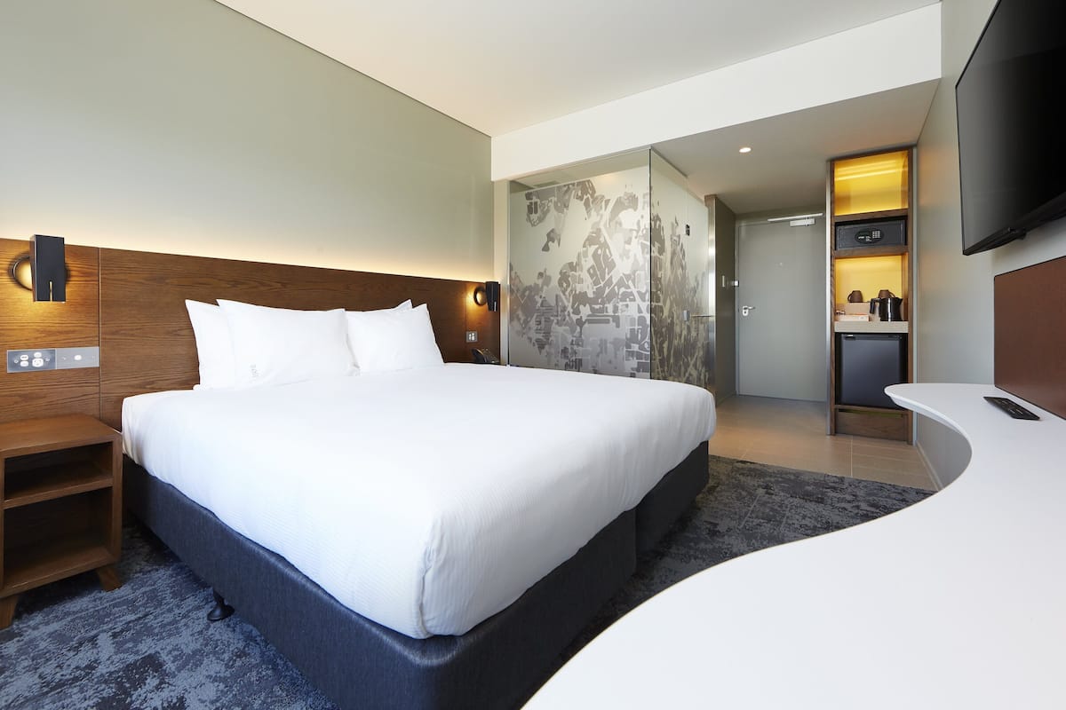 1 bedroom, premium bedding, in-room safe, desk