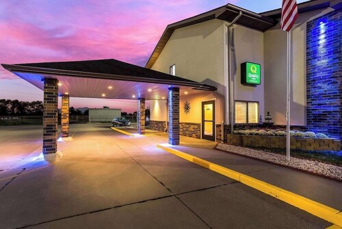 Quality Inn Galesburg Near US Highway 34 and I-74