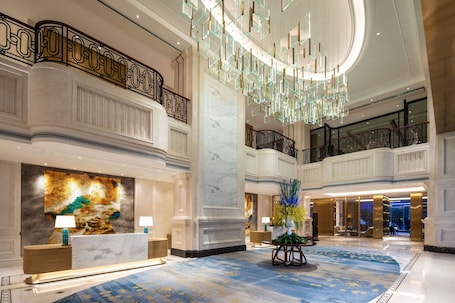 Saguão. Ramada Plaza Wuhan Huangpi