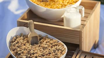 Free daily buffet breakfast