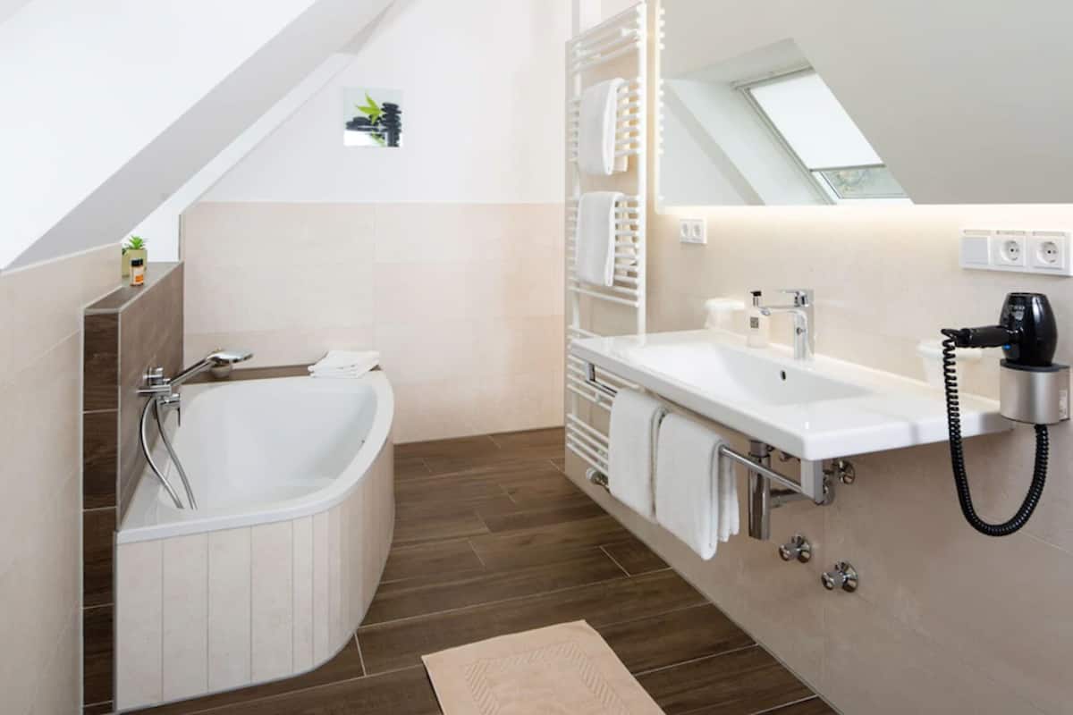 business apartment | bathroom | shower, rainfall showerhead, free toiletries, hair dryer