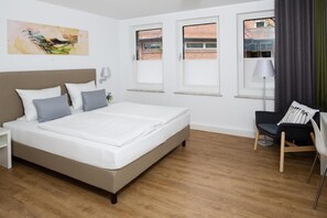 Double Room | Hypo-allergenic bedding, blackout curtains, iron/ironing board - das Hotel am alten Park (Augsburg)
