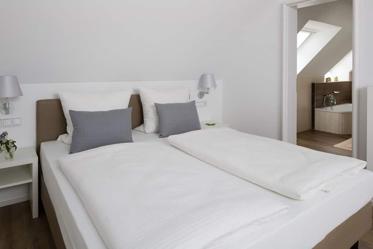 business apartment | 1 bedroom, hypo-allergenic bedding, blackout curtains