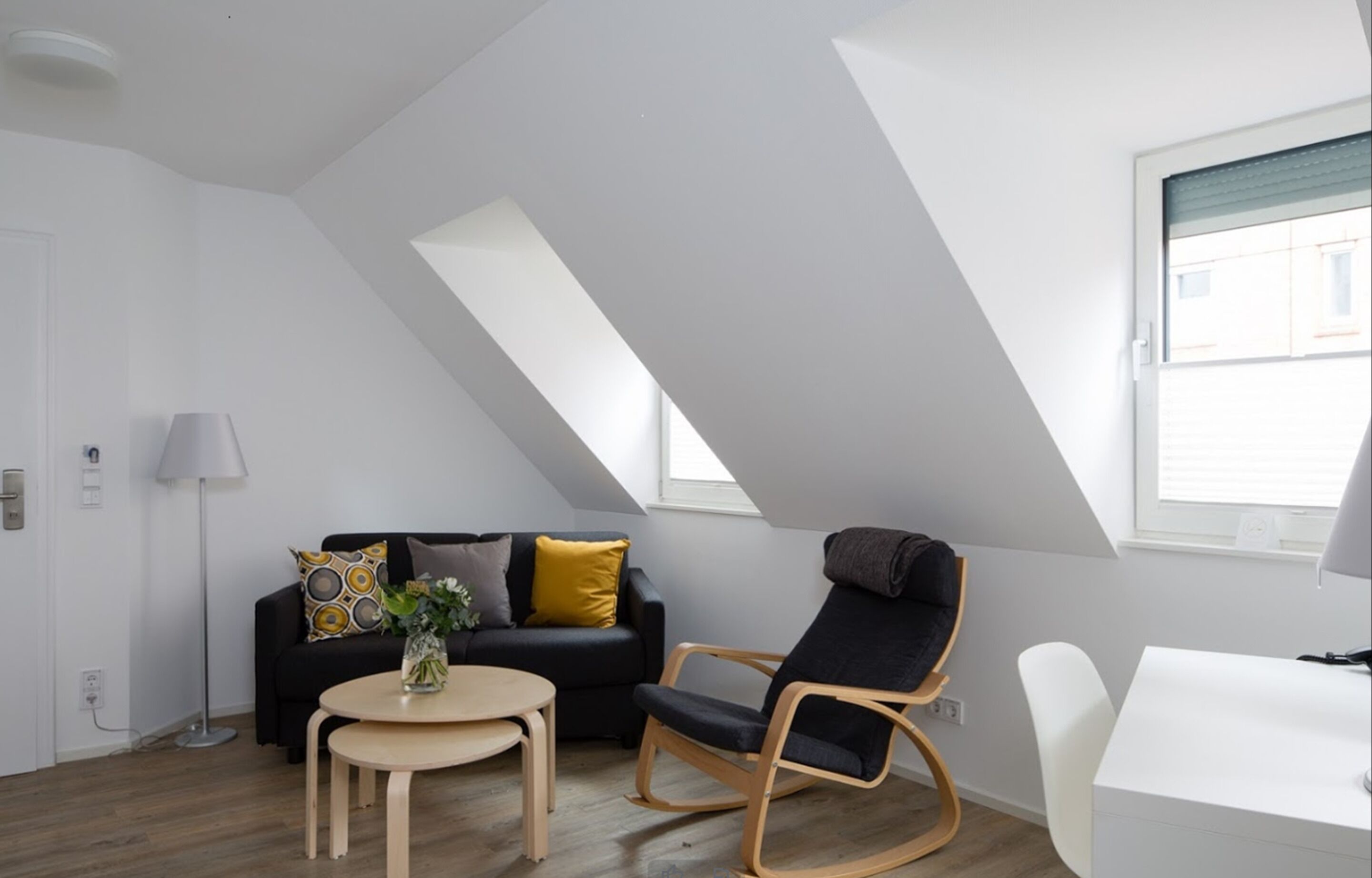 business apartment | living area | flat-screen tv