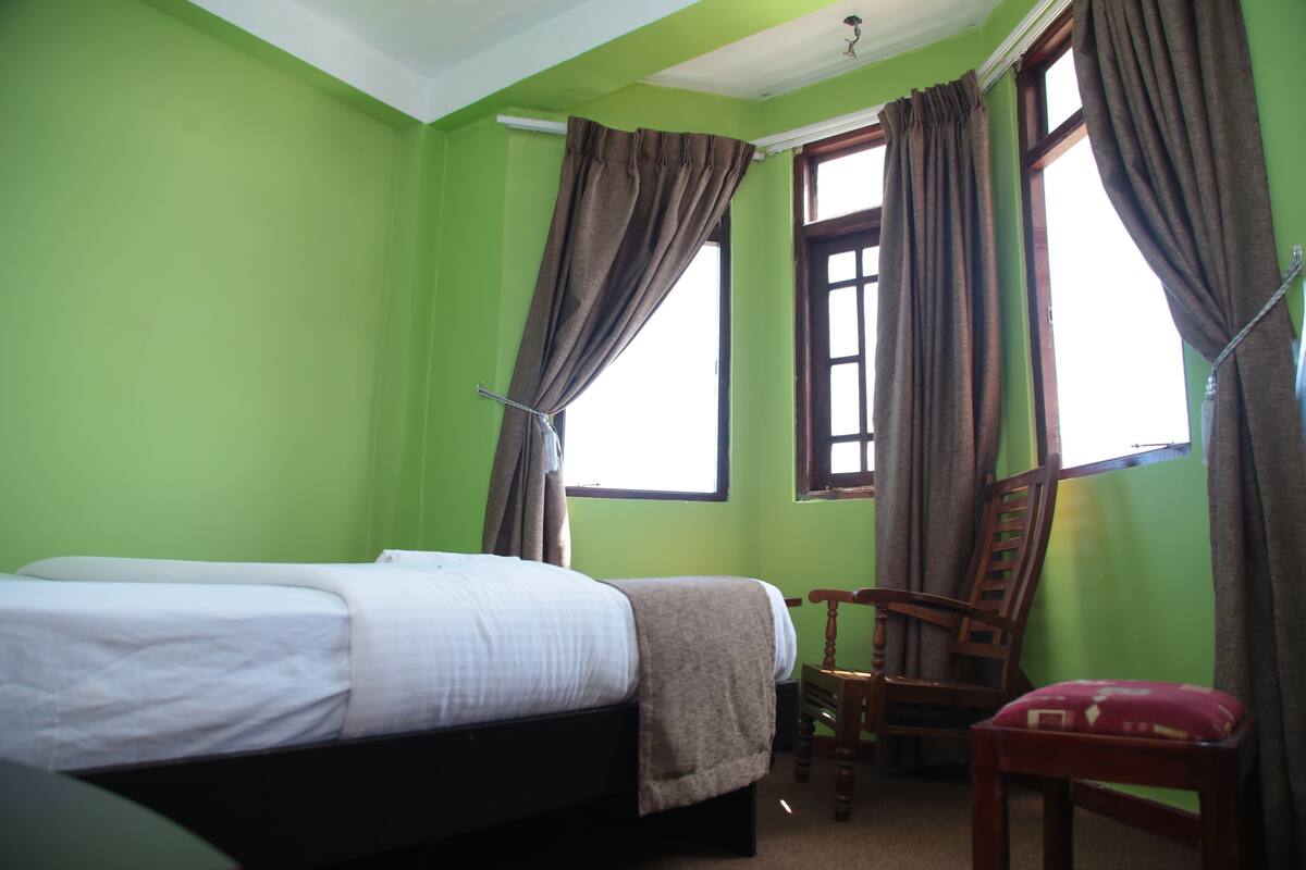 In-room safe, free WiFi