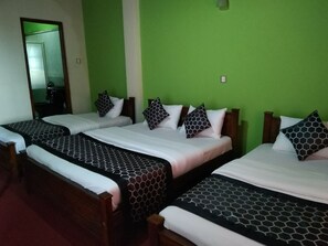 In-room safe, free WiFi