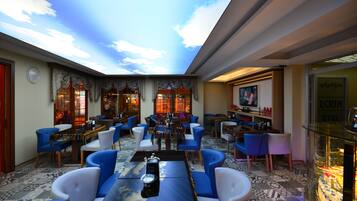 Desayuno completo incluido todos los días