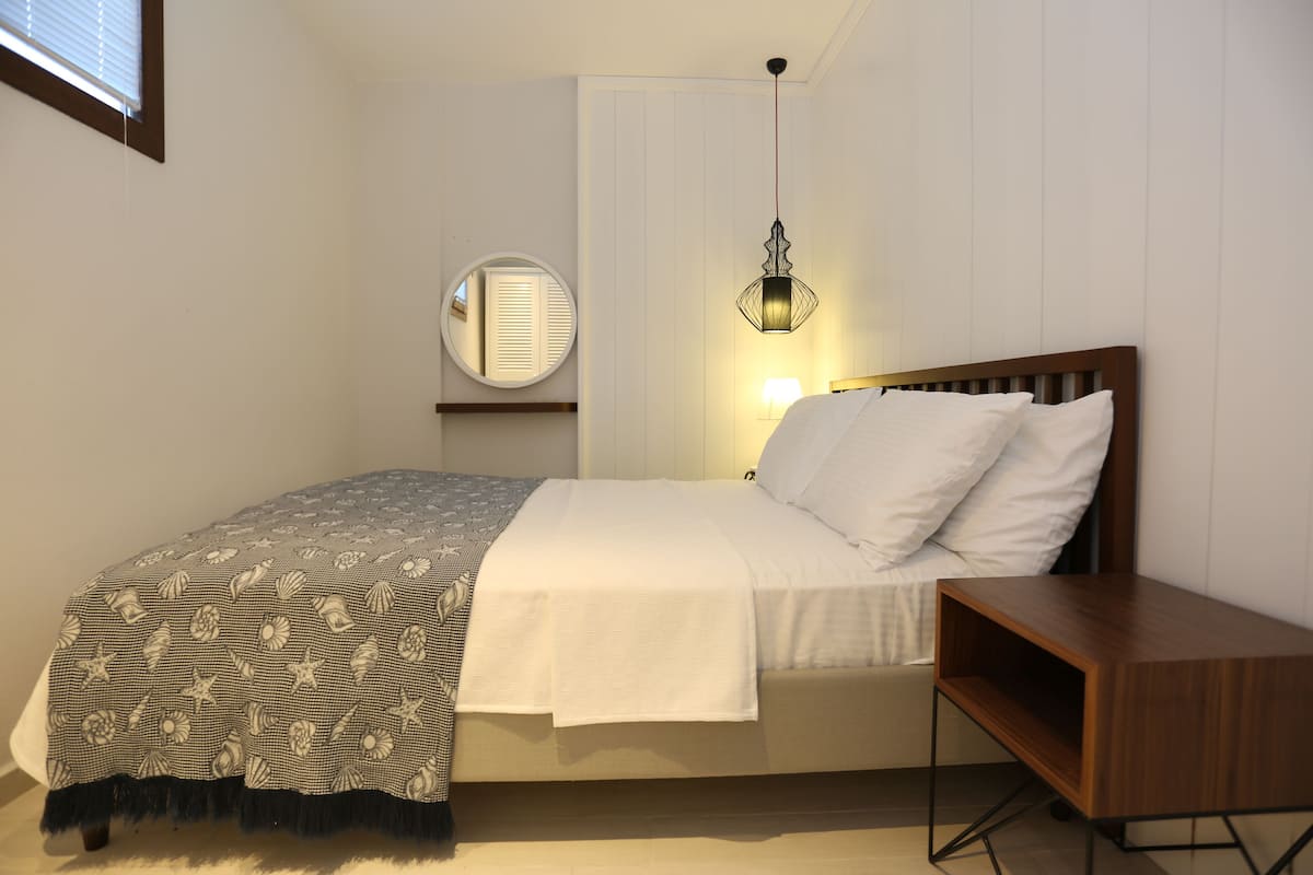 Premium bedding, Select Comfort beds, in-room safe, desk