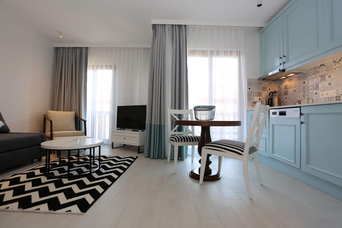 Premium bedding, Select Comfort beds, in-room safe, desk