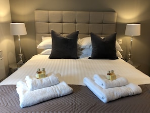 Apartment, 2 Bedrooms | 2 bedrooms, iron/ironing board, free WiFi, bed sheets
