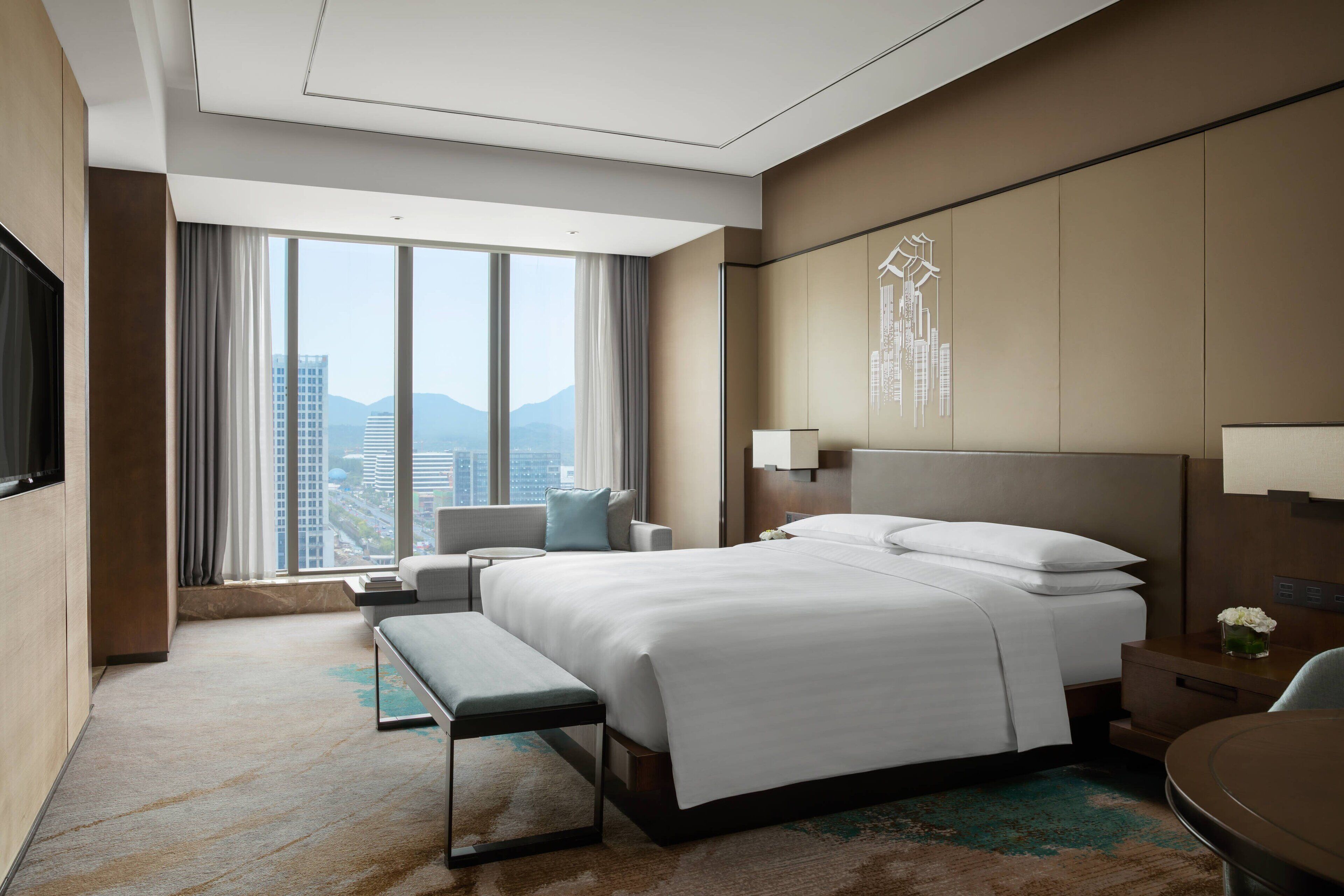 1 多间卧室、客房内保险箱、特色装修、特色家居