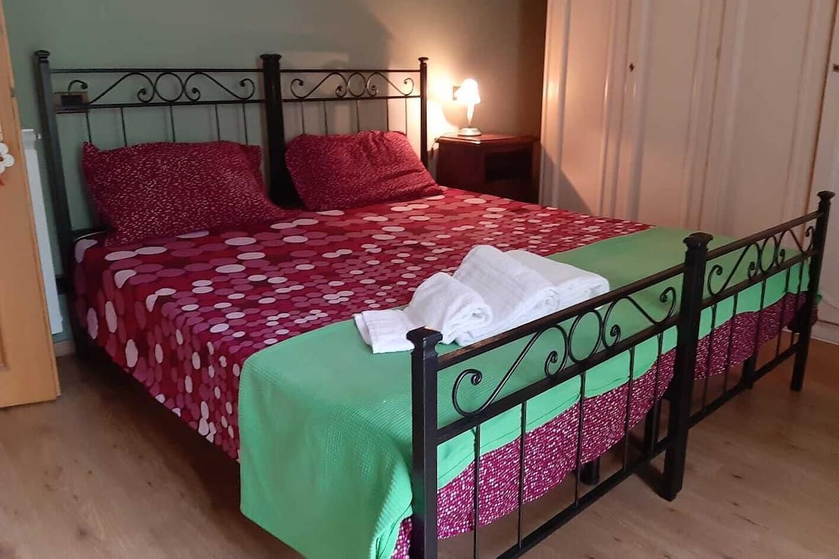 In-room safe, blackout curtains, soundproofing, free WiFi