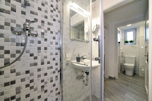 Bathroom - Favourite Apartments (Zagreb)
