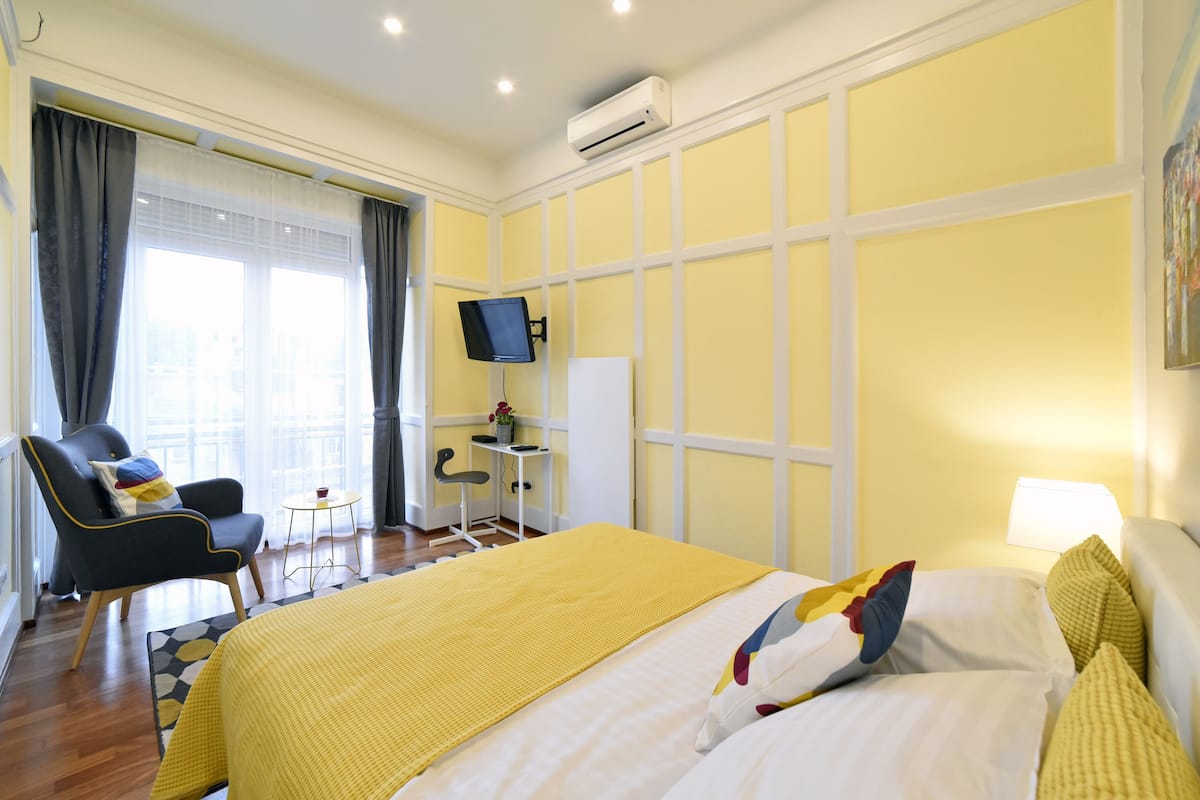 Favourite Apartment with Balcony | Desk, WiFi (free)
