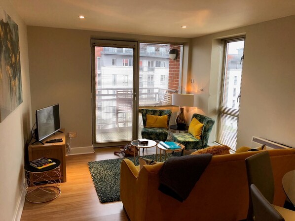 Appartement, 2 chambres | Coin séjour | Télévision à écran plat