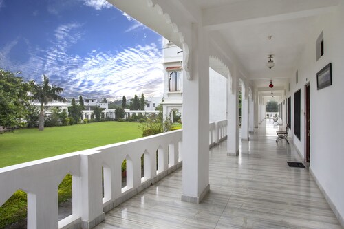 Narayan Niwas Resort