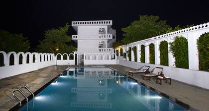 Narayan Niwas Resort