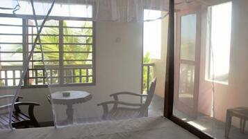 1 bedroom, desk, bed sheets