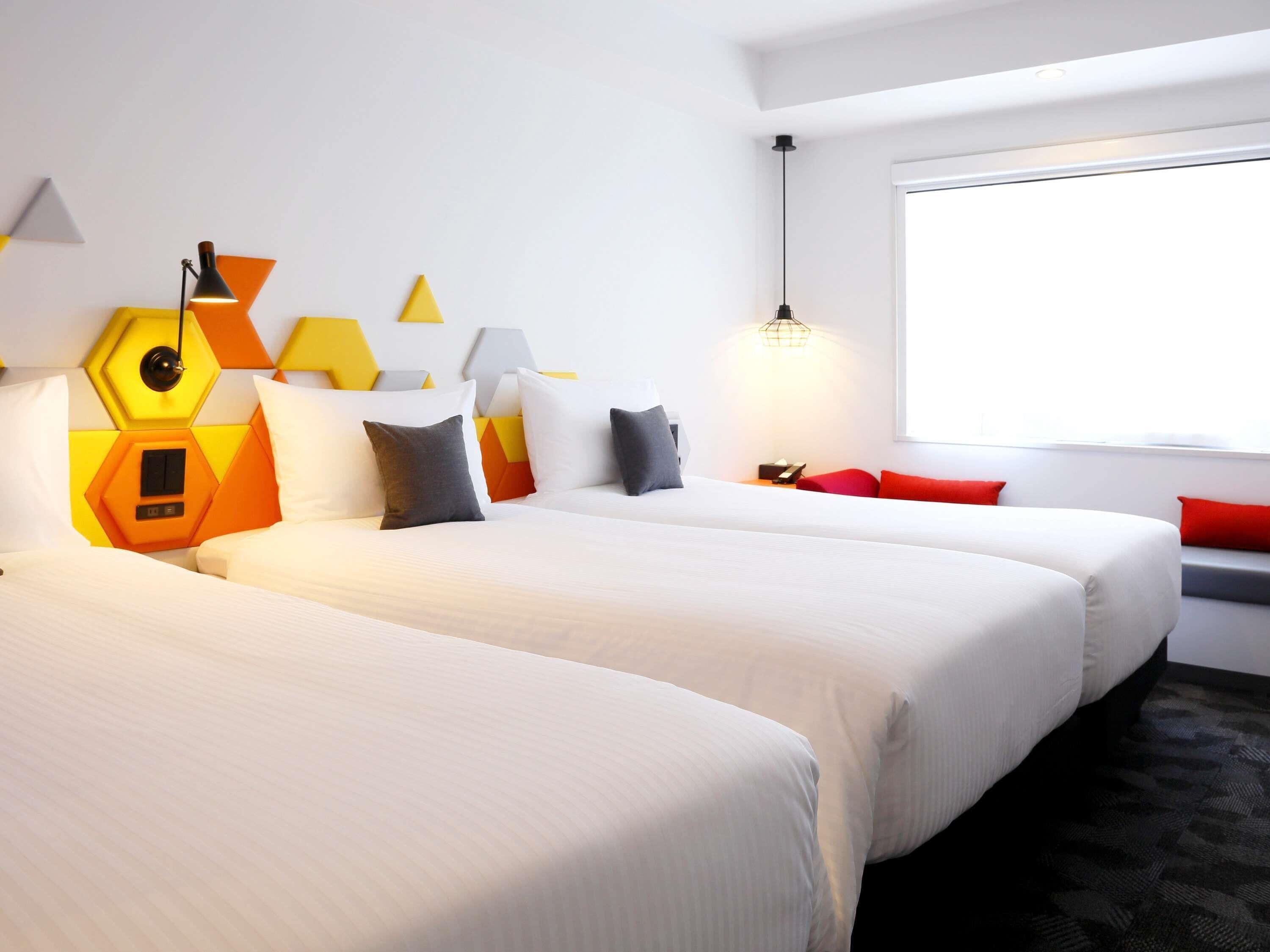 Chambre Supérieure, 3 lits une place | Couette en duvet d'oie, coffres-forts dans les chambres