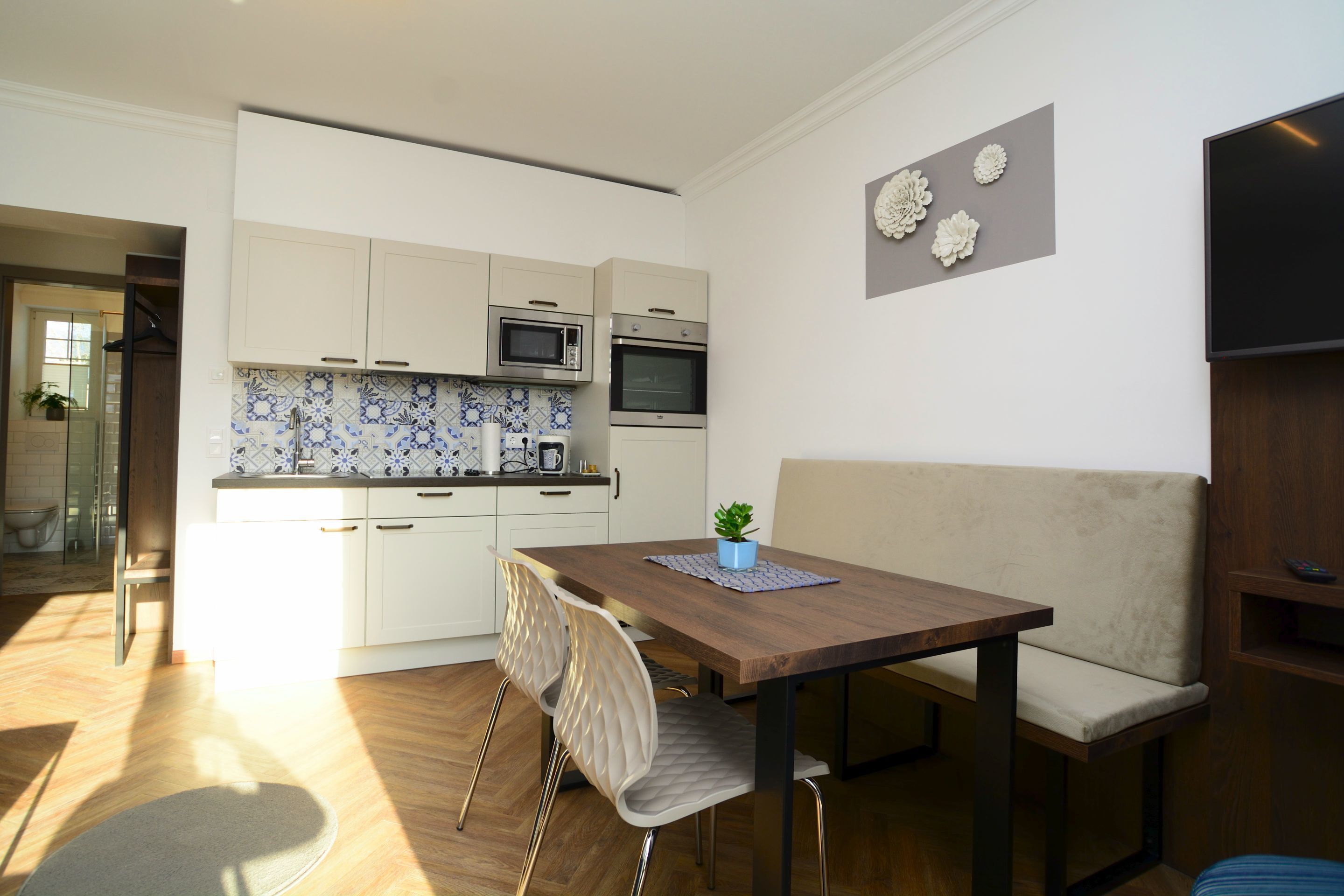 Deluxe Apartment, 1 King Bett, Nichtraucher (inklusive Endreinigungsgebühr 64,00 EUR) | Eigene Kochnische | Kühlschrank, Mikrowelle, Herdplatte, Espressomaschine