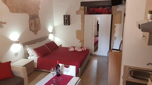 1 bedroom, iron/ironing board, WiFi, bed sheets - Apartments maniace 1 (Brand new apartment in the heart of Ortigia) (siracusa ortigia)