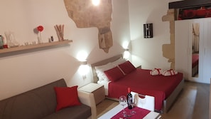 1 bedroom, iron/ironing board, WiFi, bed sheets - Apartments maniace 1 (Brand new apartment in the heart of Ortigia) (siracusa ortigia)