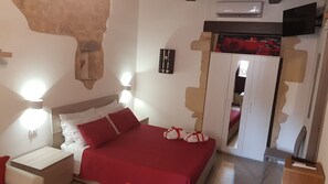1 bedroom, iron/ironing board, WiFi, bed sheets - Apartments maniace 1 (Brand new apartment in the heart of Ortigia) (siracusa ortigia)