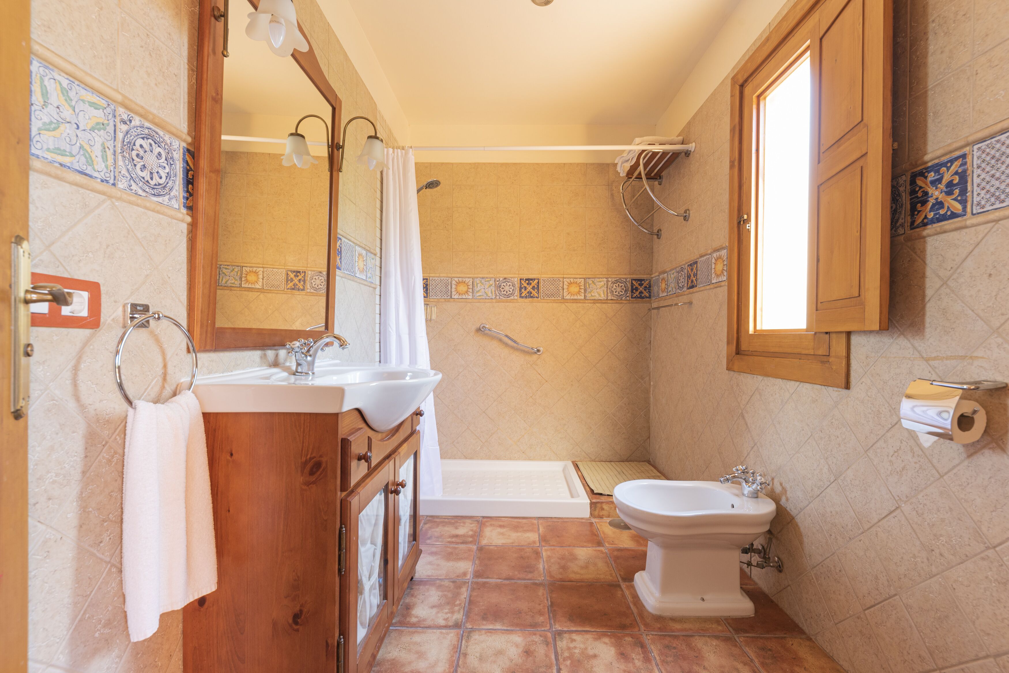 Villa, 2 slaapkamers, balkon | Badkamer | Een douche, gratis toiletartikelen, pantoffels