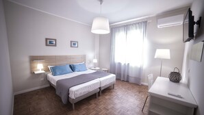 Double or Twin Room | Minibar, in-room safe, desk, blackout curtains