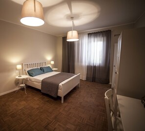Habitació familiar | Minibar, caixa forta a l'habitació i decoració individual 