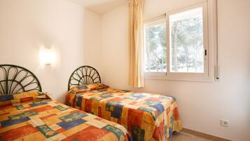 2 slaapkamers, een strijkplank/strijkijzer, gratis wifi, beddengoed